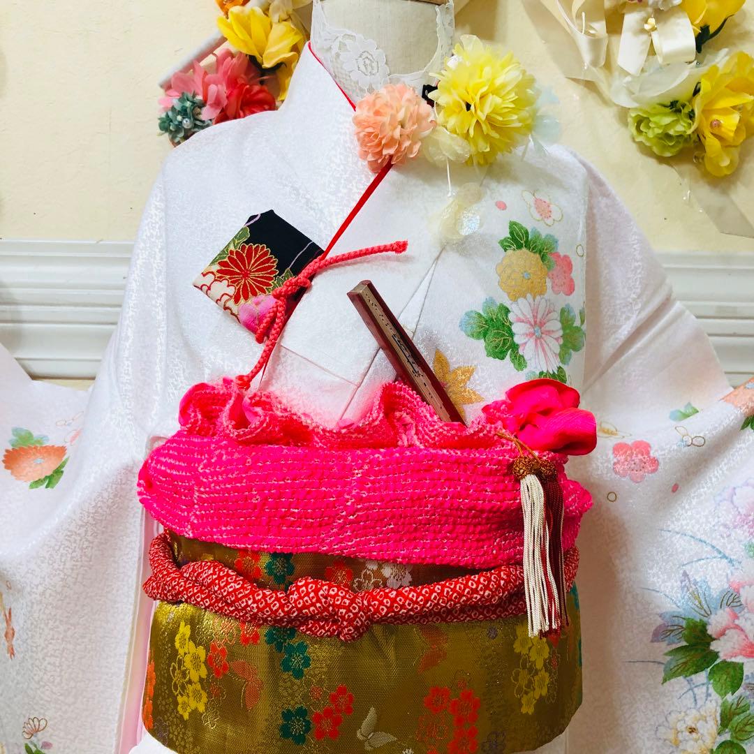 七五三七歳❣️四つ身着物未使用⭐︎白地に花々金彩煌びやか絢爛⭐︎完全フルセット銘品