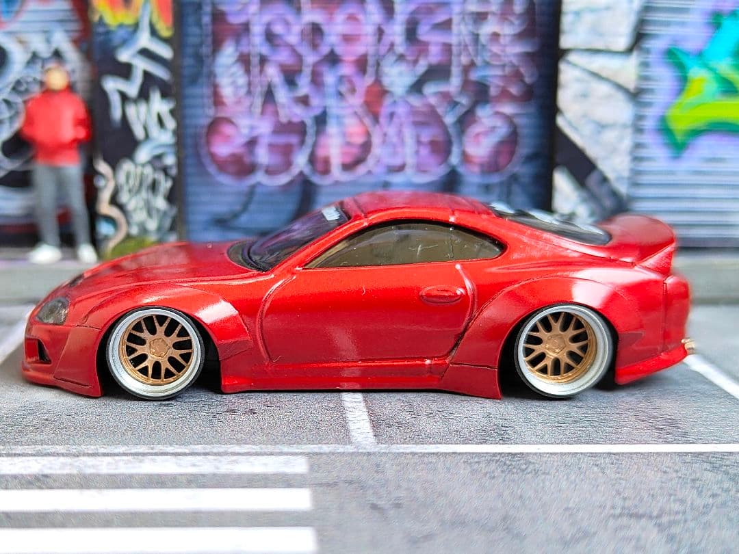 トミカ改造 トヨタ 80スープラ オーバーフェンダー 赤 深リムホット