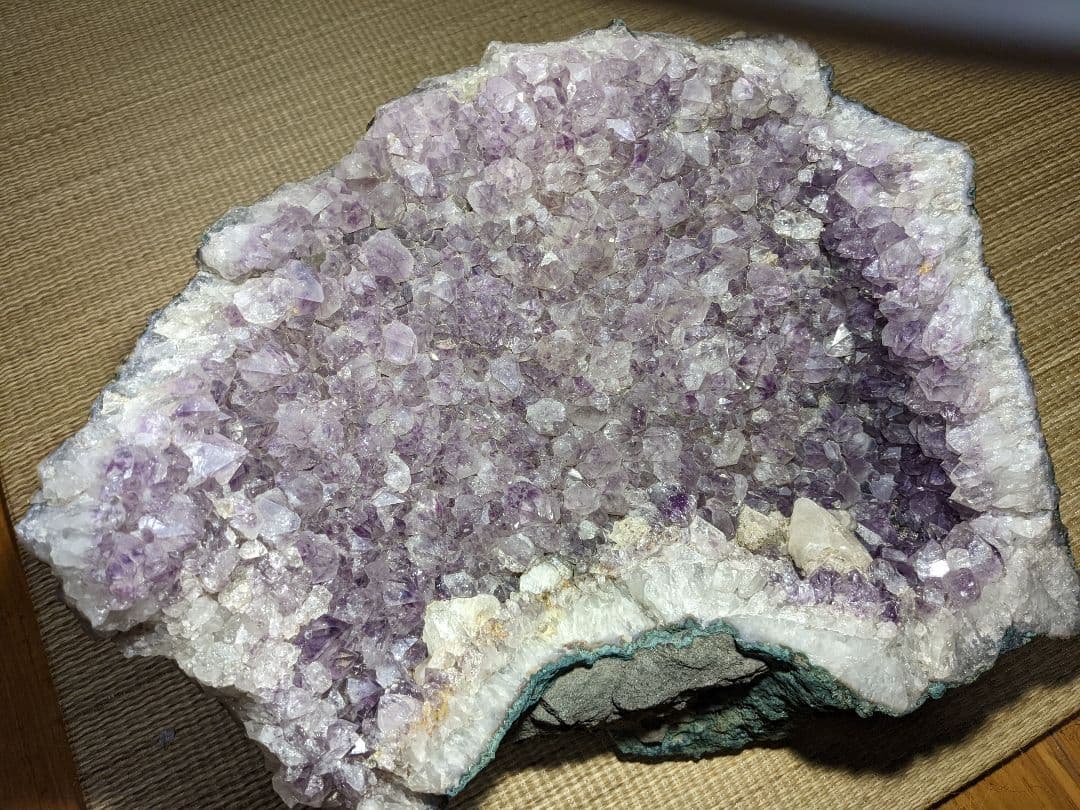 超特大 アメジスト 原石 天然石 サイト内で一番大きなアメジスト