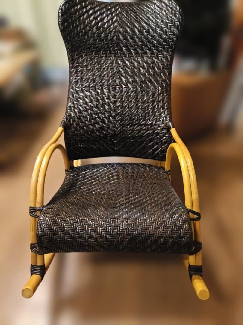 WAHOO製ロッキングチェア