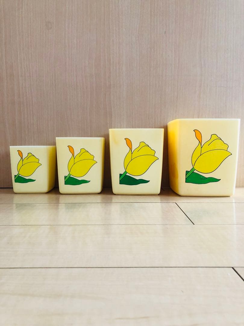 1970‘sレトロ花柄プラスチック保存容器セット 4個