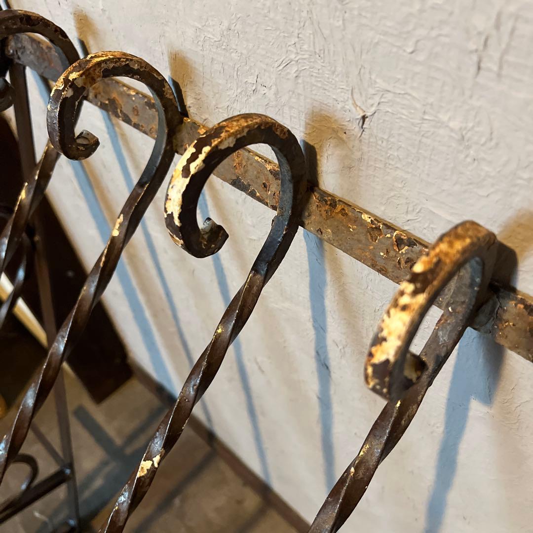 大きな変わった形のアンティークのアイアン＊ガーデニングにぴったり