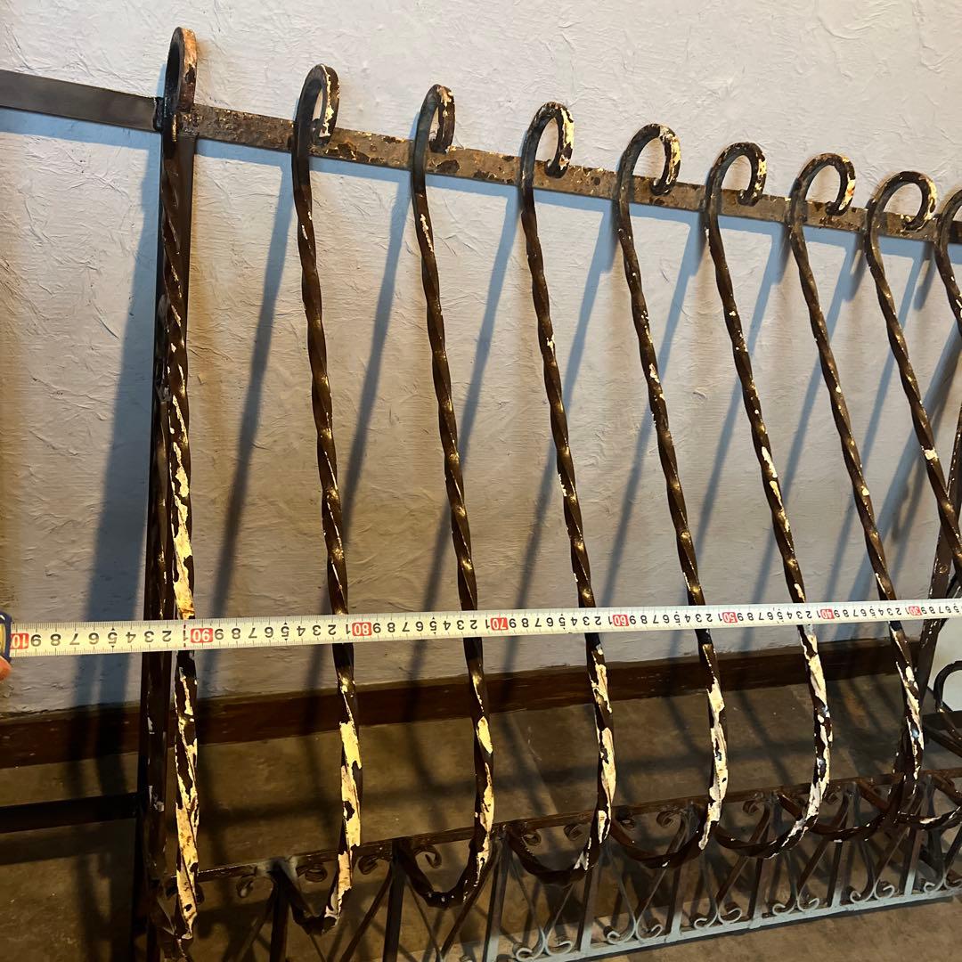 大きな変わった形のアンティークのアイアン＊ガーデニングにぴったり