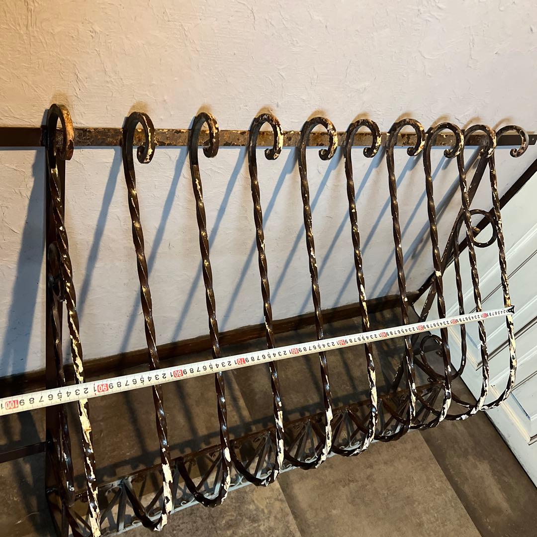 大きな変わった形のアンティークのアイアン＊ガーデニングにぴったり