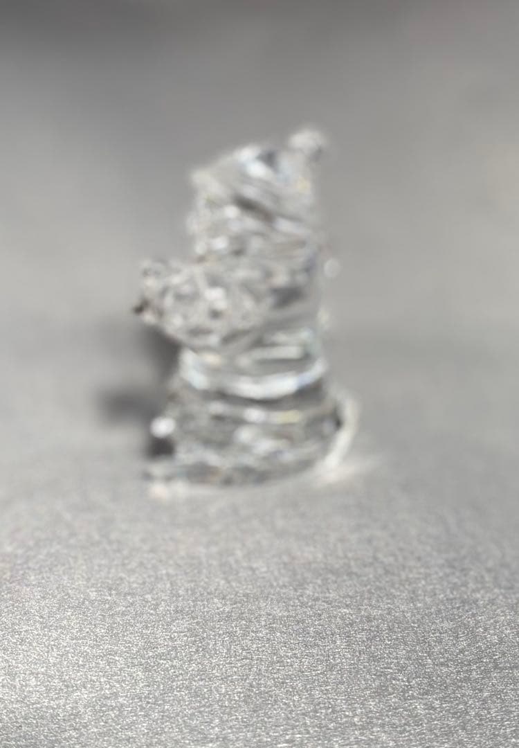 サンタさんがスノーボードに乗っている置物と天使が笛を吹いているバカラ 置物2点