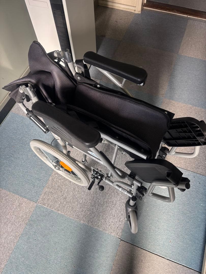 Tacaof 折りたたみ介助用車椅子 グレー