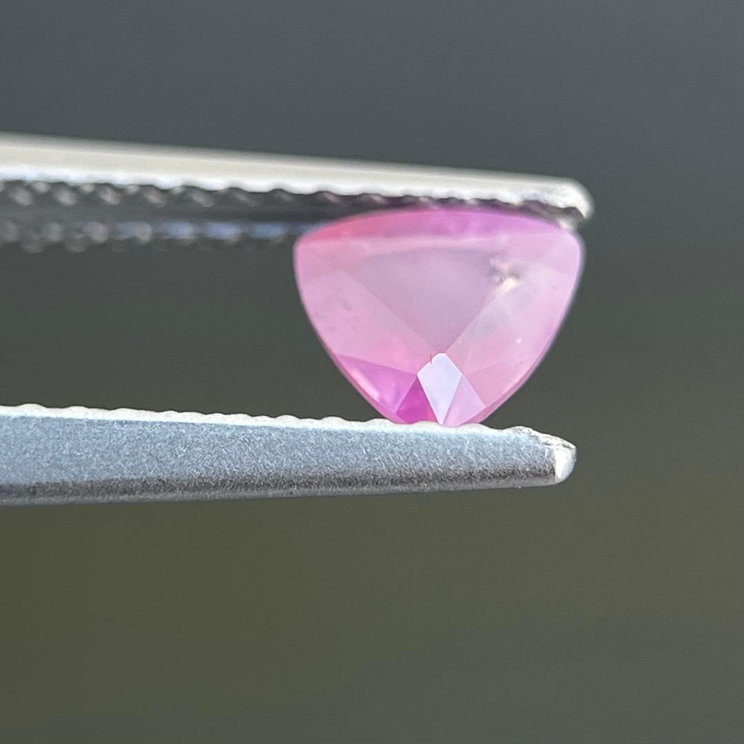 スリランカ産非加熱天然シルキーピンクサファイアルース
