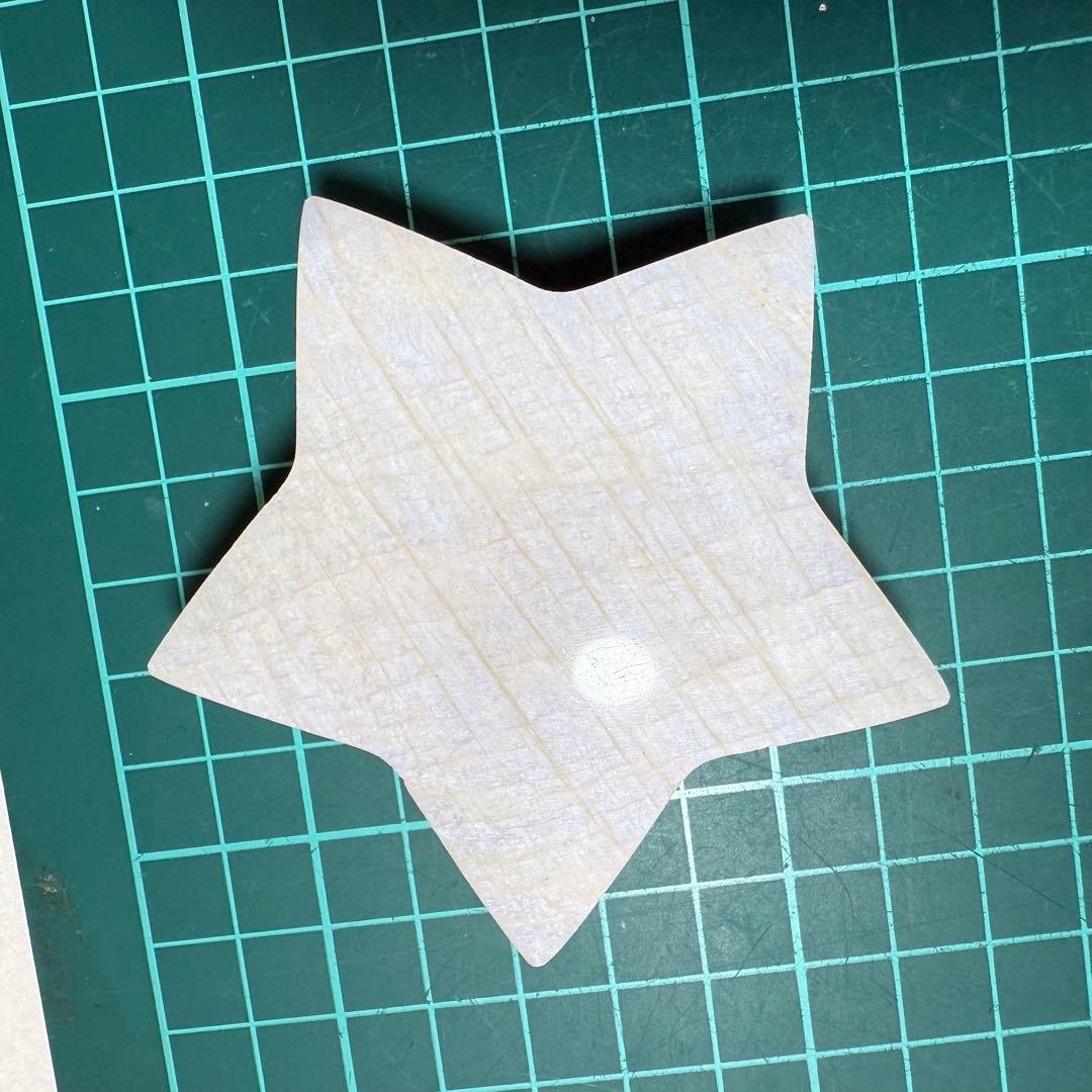 ホワイトムーンストーン　星　台座付き　両面強ブルーシラー　底面磨き　116g