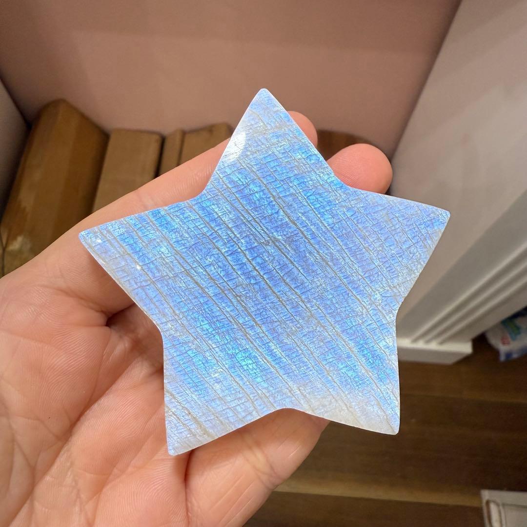 ホワイトムーンストーン　星　台座付き　両面強ブルーシラー　底面磨き　116g