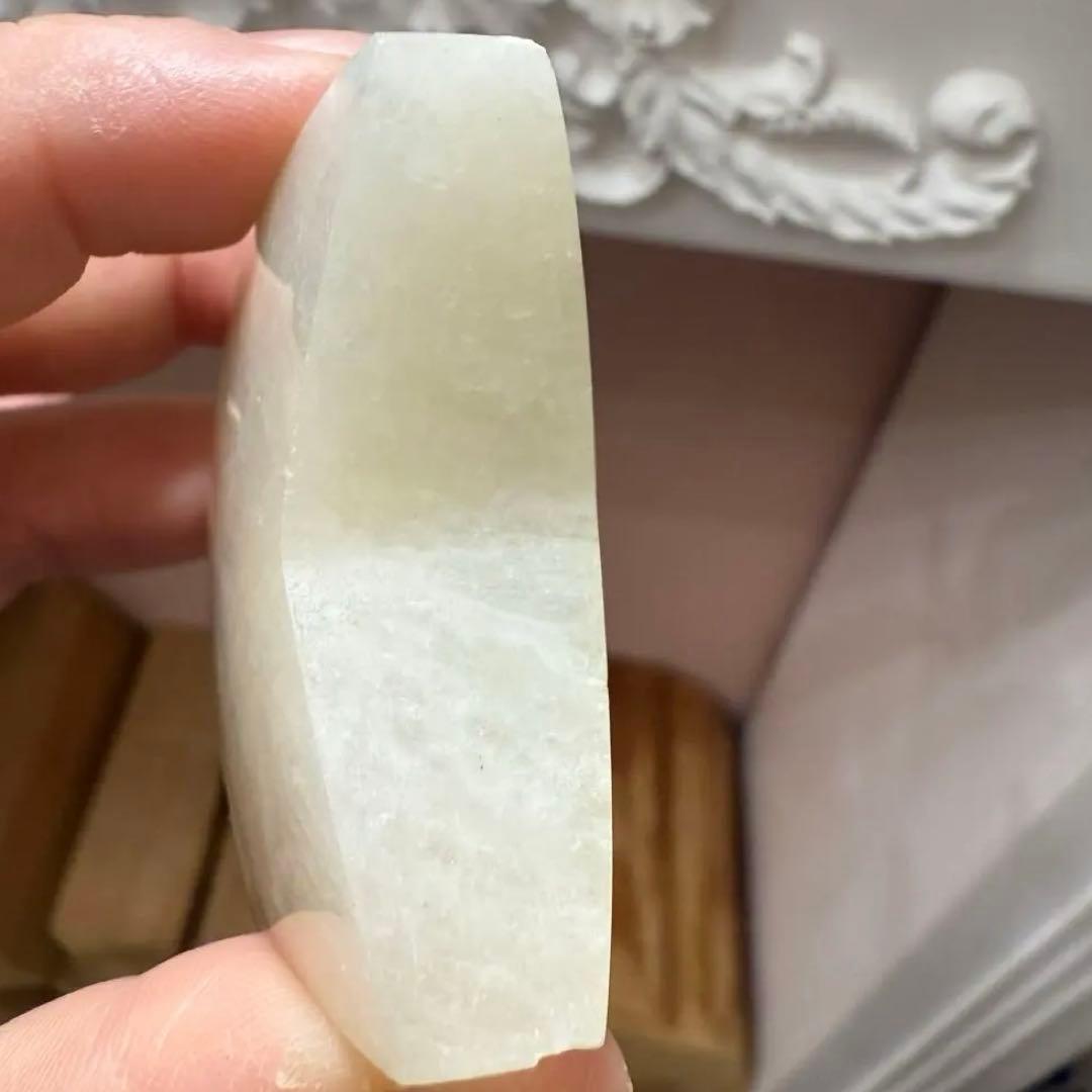 ホワイトムーンストーン　星　台座付き　両面強ブルーシラー　底面磨き　116g