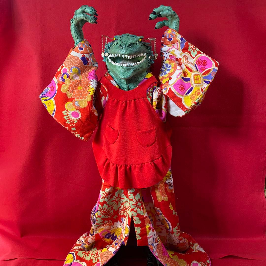 怪獣ドラゴン着物姿