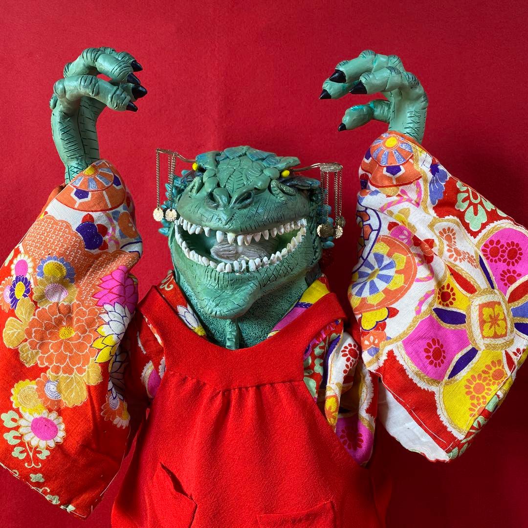 怪獣ドラゴン着物姿