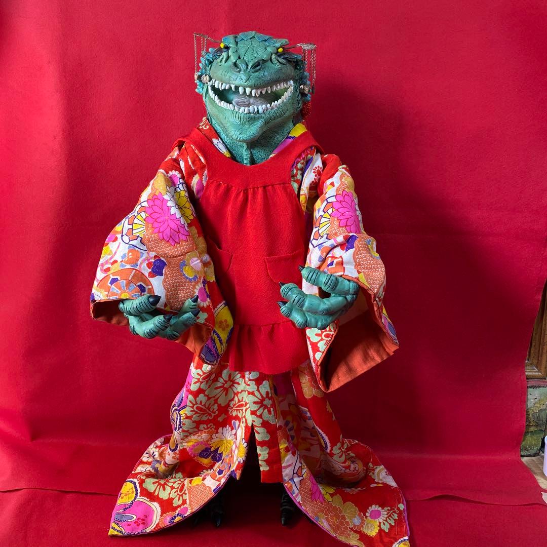 怪獣ドラゴン着物姿