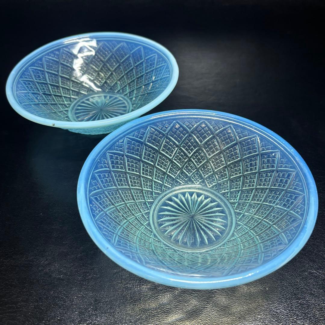 ☆明治/大正ガラス！綺麗なブルーに乳白ぼかし小鉢/気泡ガラス/氷コップ/2