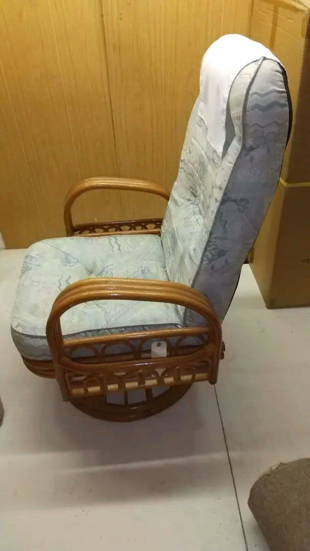 【新品】3段リクライニング機能付回転椅子