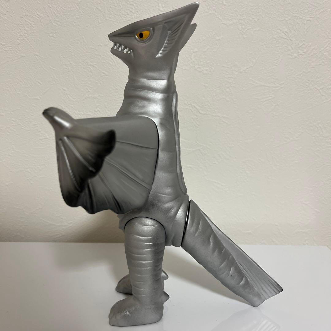 マーミット 宇宙ギャオス ソフビ - メルカリ