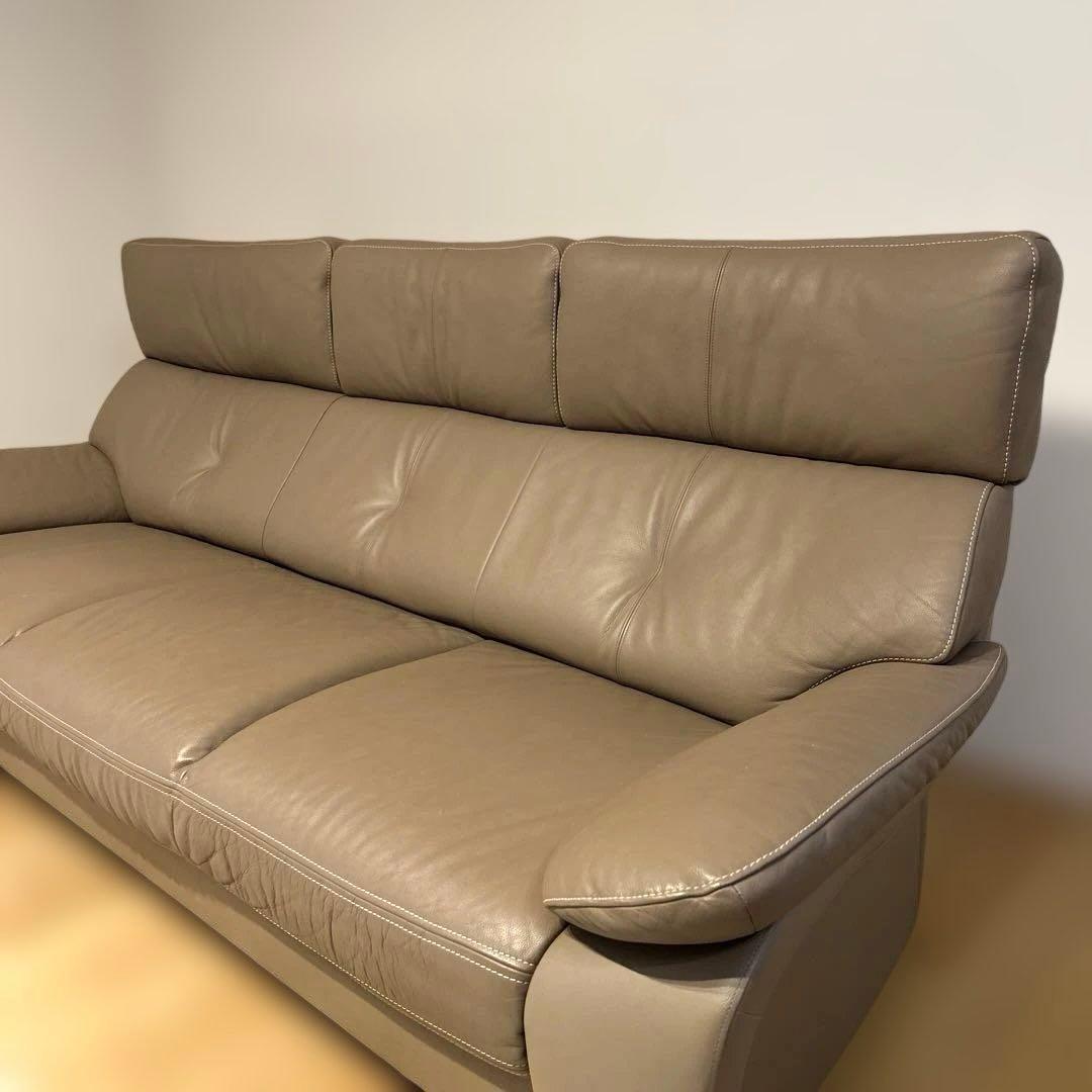★送料込★ カリモク家具　グレージュ　本革レザー ソファ 3人掛け