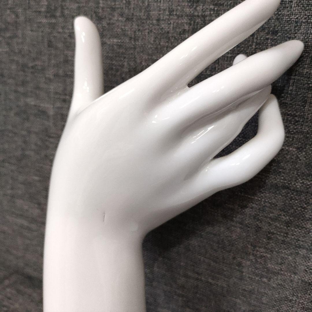 手形のジュエリーホルダー 白