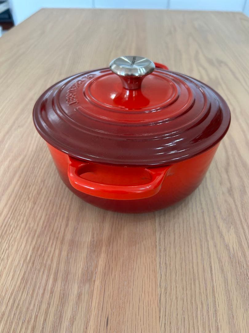 ル・クルーゼ(Le Creuset) ココット・ロンド 20cm チェリーレッド