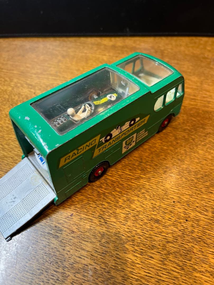 マッチボックス　レーシングカートランスポーター