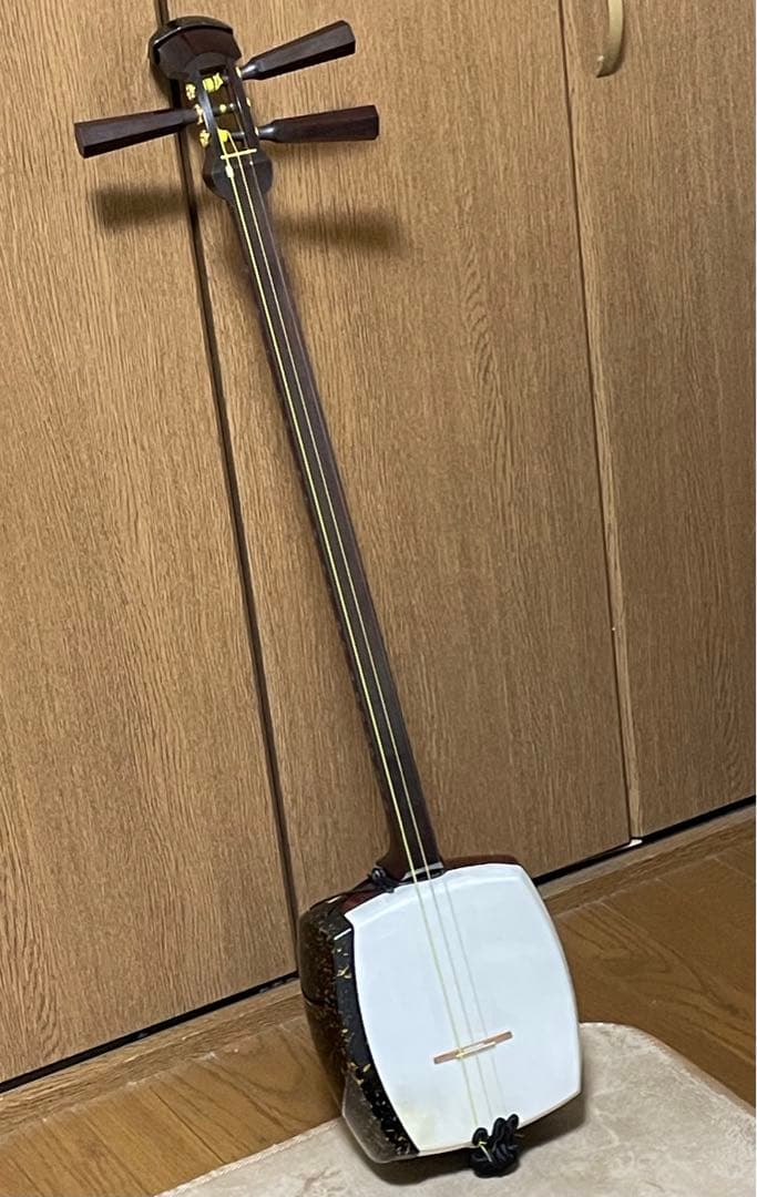 = ゆうえんちー = 津軽紅木金細三味線(通常撥+鼈甲撥付)