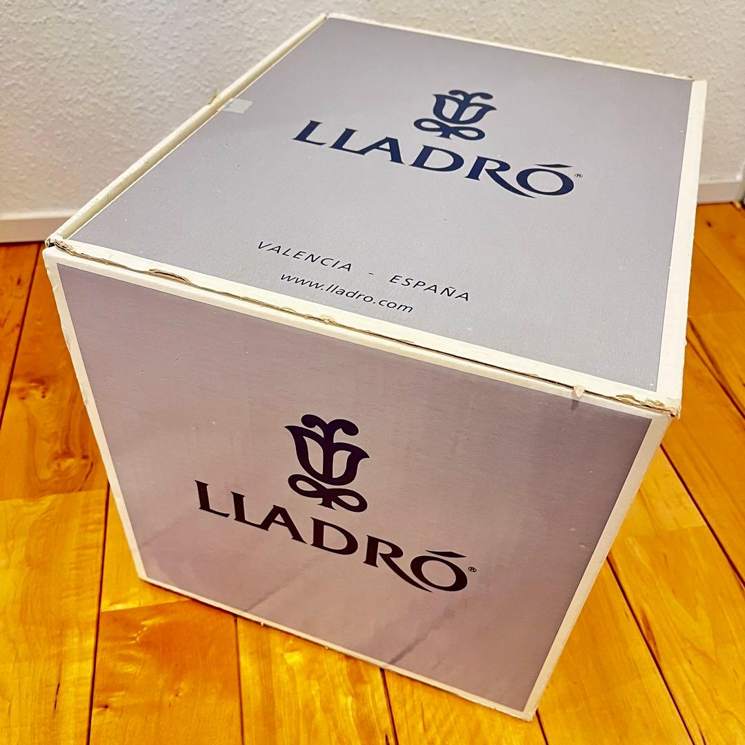 リヤドロ　花と少女　6252【未使用品】