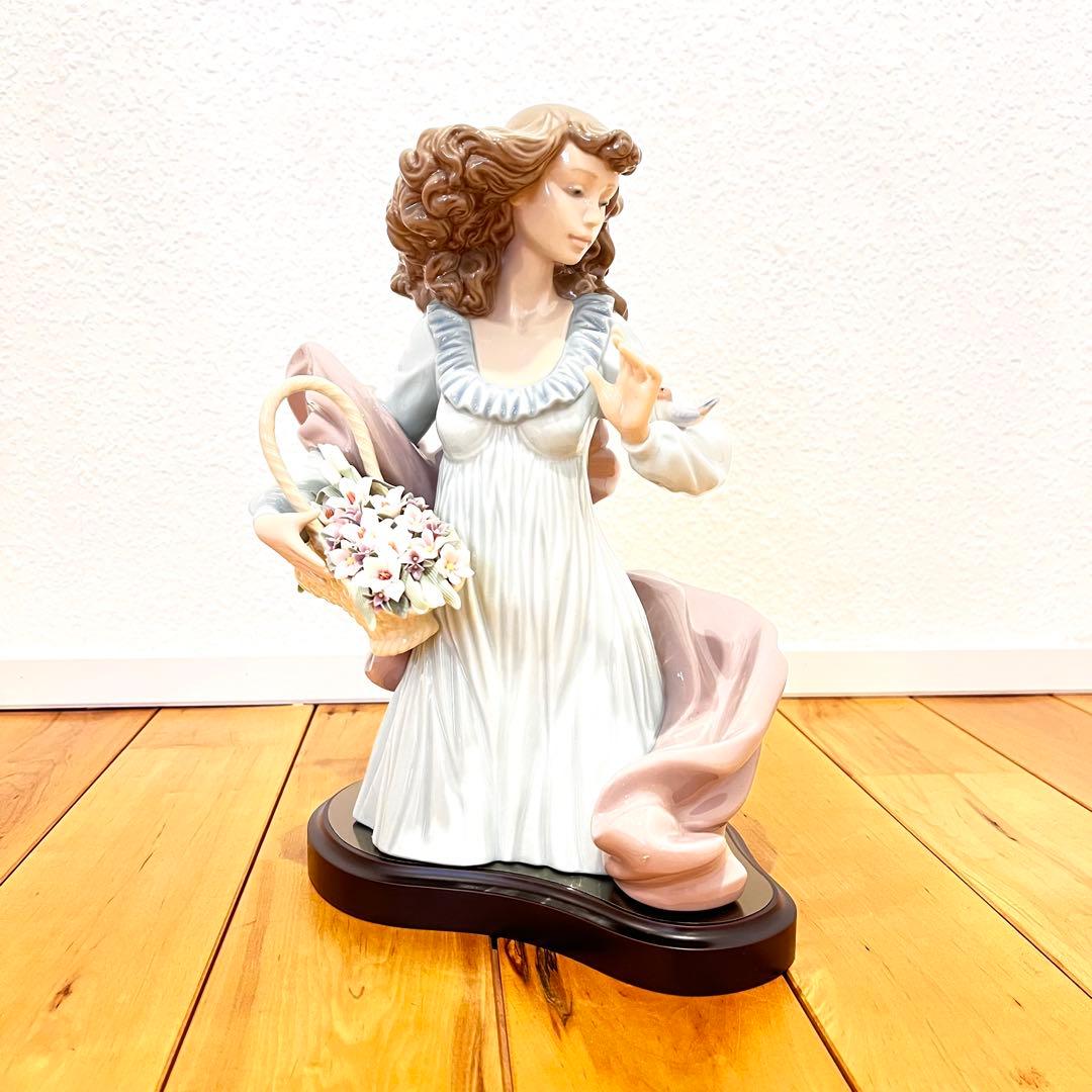 リヤドロ　花と少女　6252【未使用品】