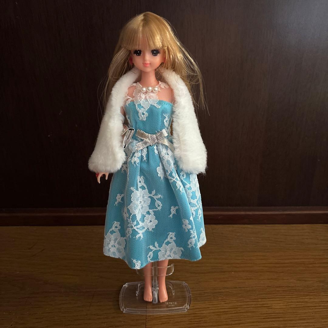 ジェニーちゃん 初代 ドレス リカちゃんキャッスル - メルカリ