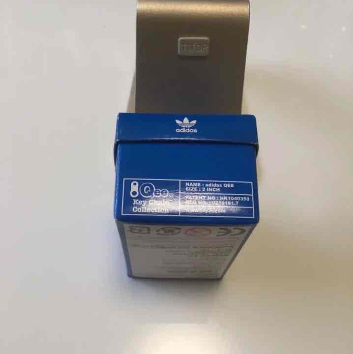 adidas QEE 激レア キーホルダー 非売品 - メルカリ