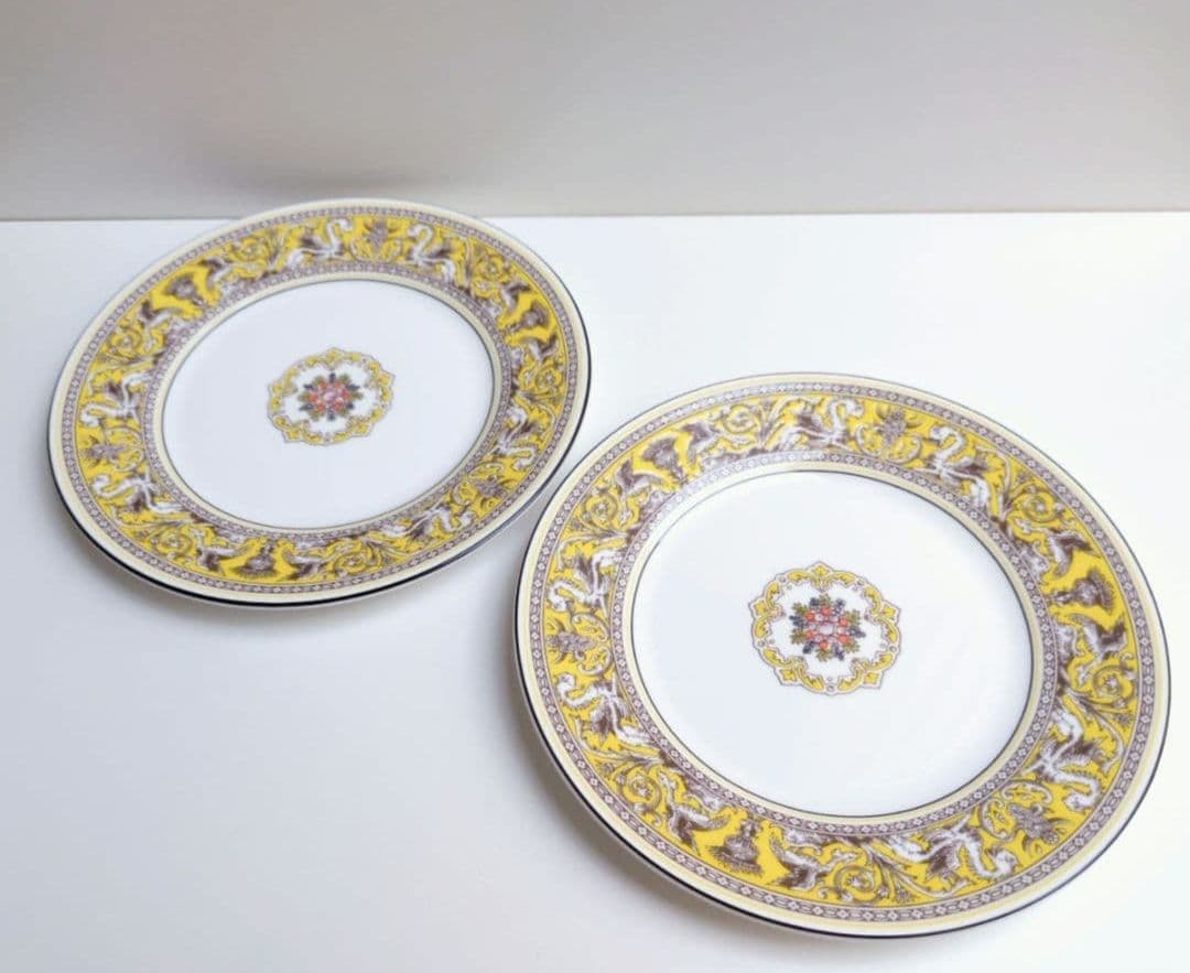ウェッジウッド　フロレンティーン シトロン プレート　２枚