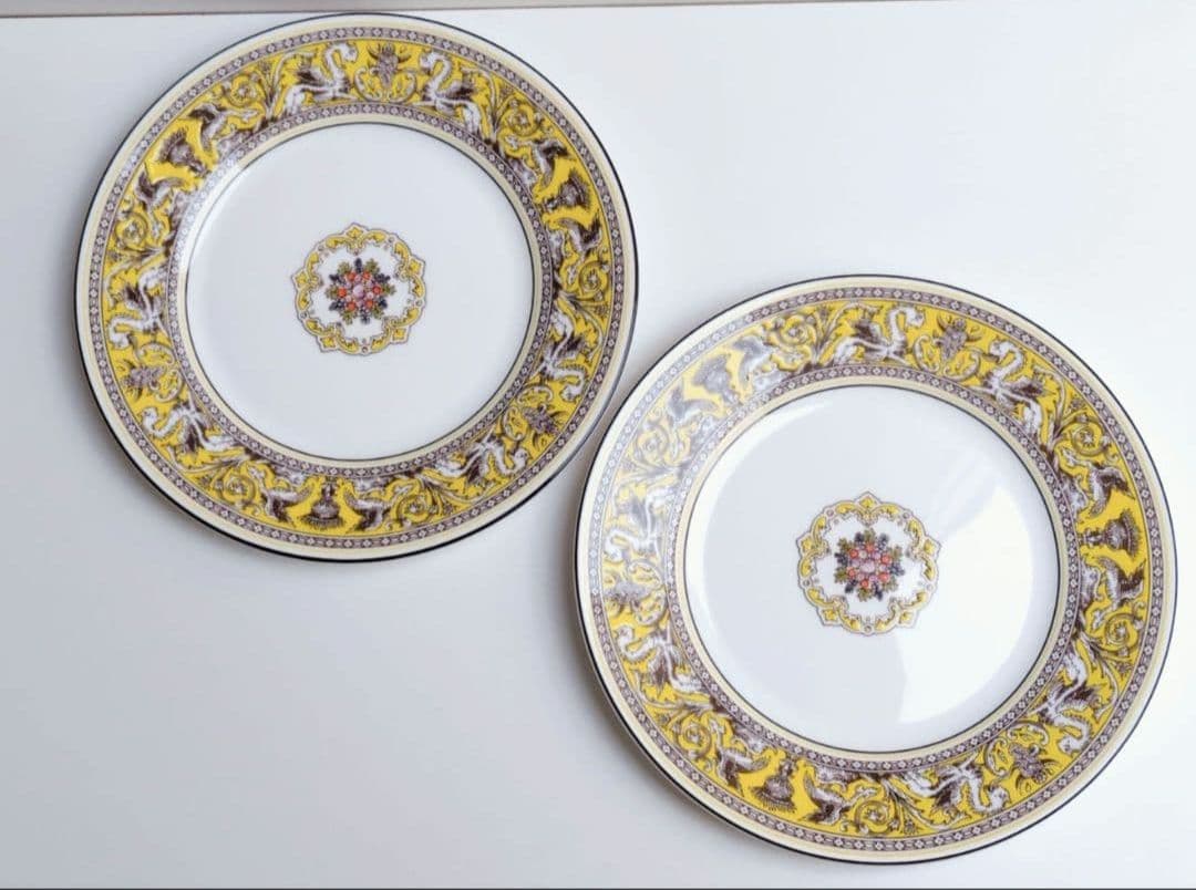 ウェッジウッド　フロレンティーン シトロン プレート　２枚