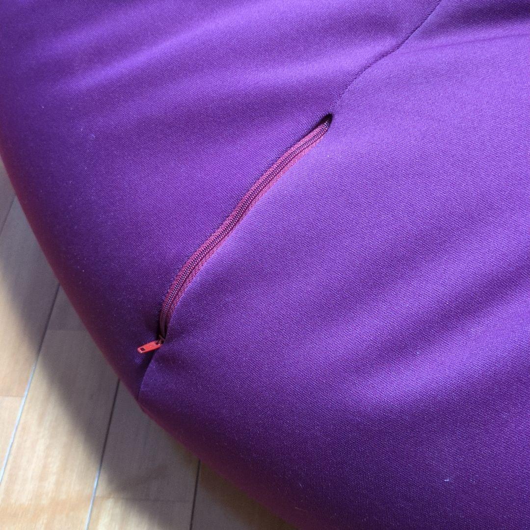 ハナロロ　ワインカラービーズクッション使用品