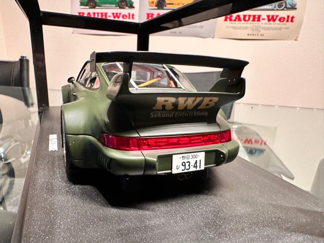 RWB PENTHOUSE ミニカー オリーブグリーン1/18