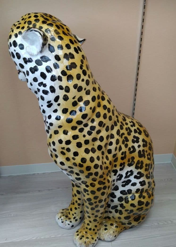 チーター　ピューマ　陶器置物