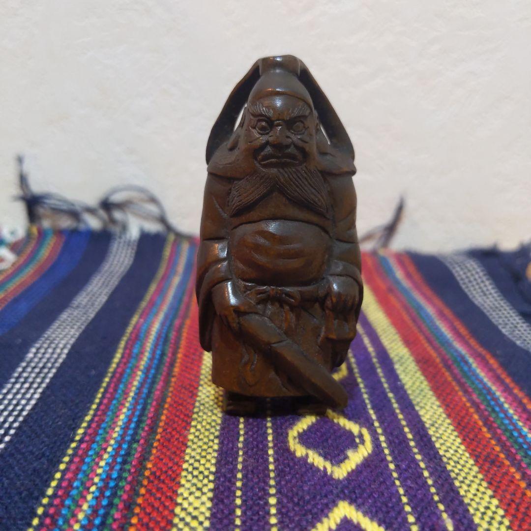 時代提げ物 緻密彫木製根付 在銘【鍾馗様】高さ約6.3cm 重さ約17ｇ厄除魔除