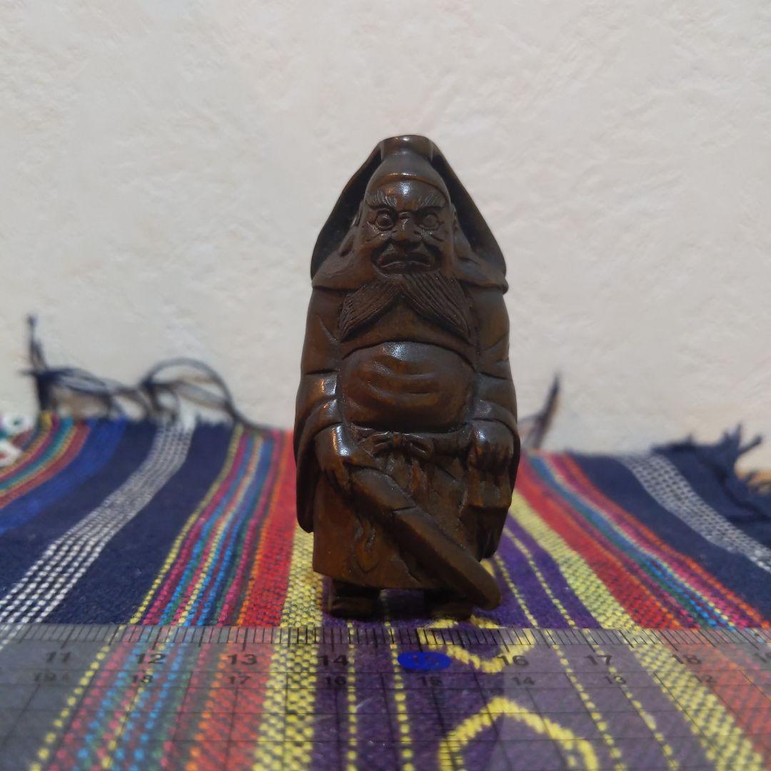 時代提げ物 緻密彫木製根付 在銘【鍾馗様】高さ約6.3cm 重さ約17ｇ厄除魔除