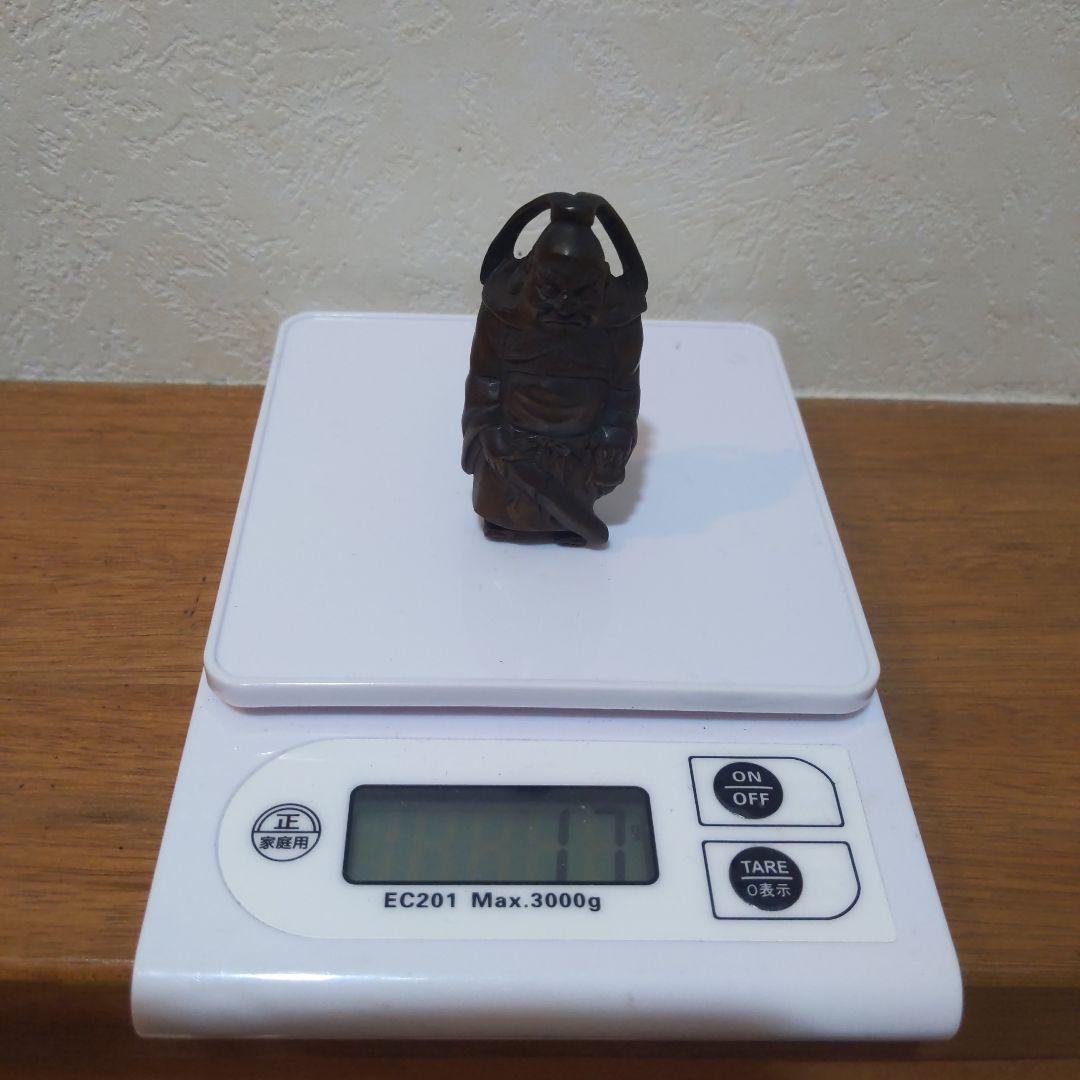 時代提げ物 緻密彫木製根付 在銘【鍾馗様】高さ約6.3cm 重さ約17ｇ厄除魔除