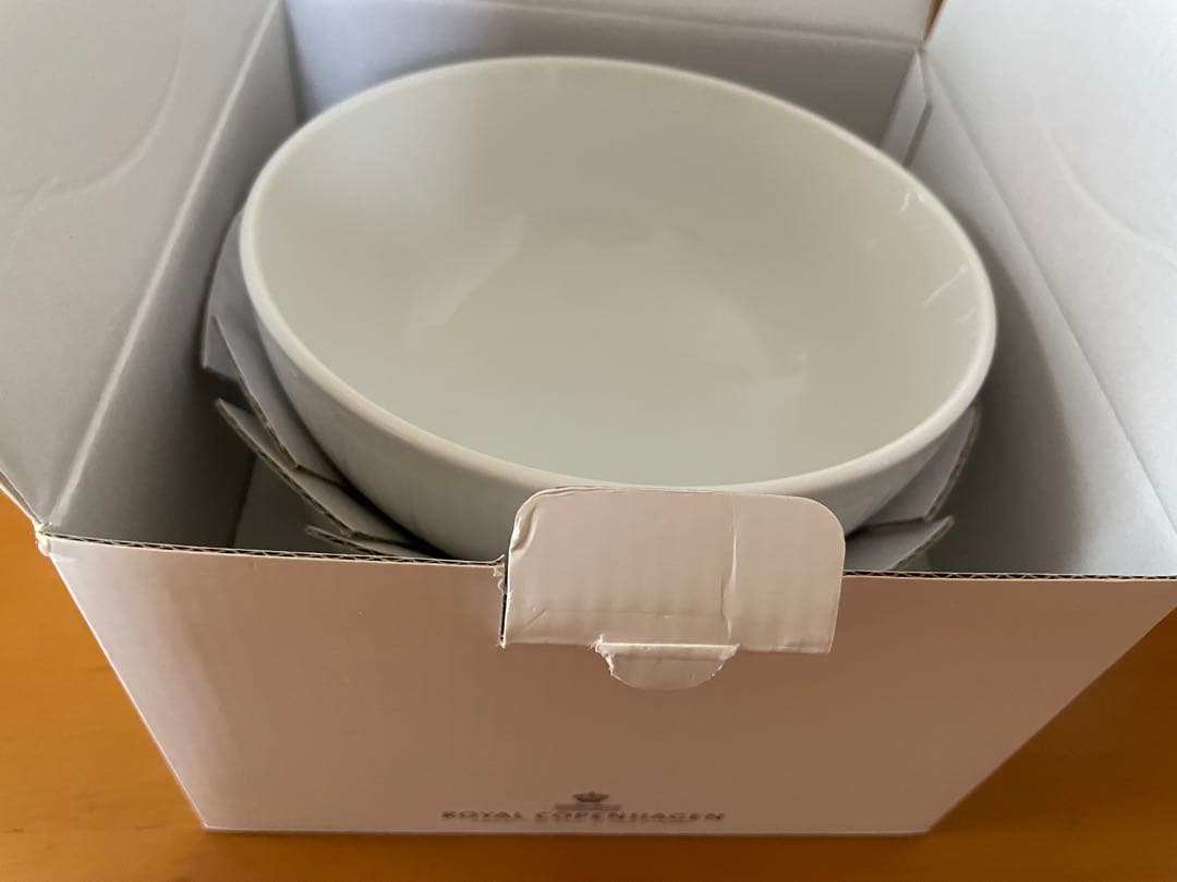 《新品》  ホワイトフルーテッドボウル 2個セット