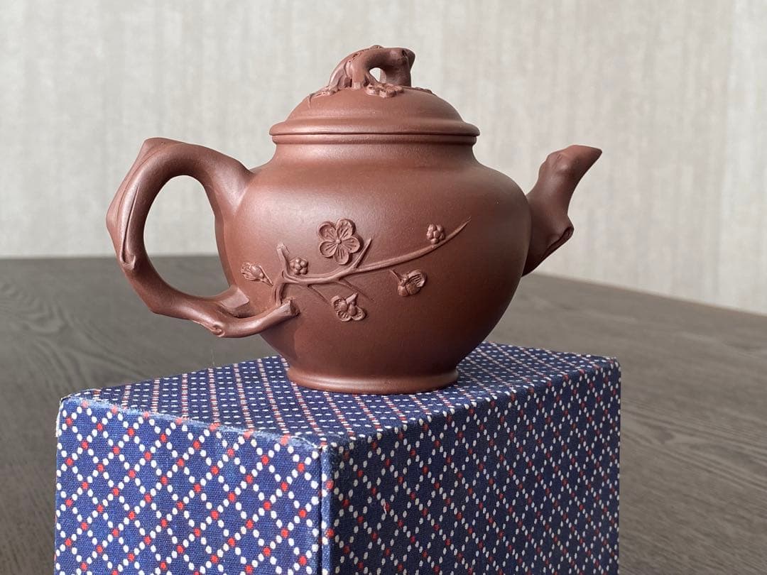 湯志明？？中国宜興落款　紫砂茶壺　急須　梅花　骨董品　時代物