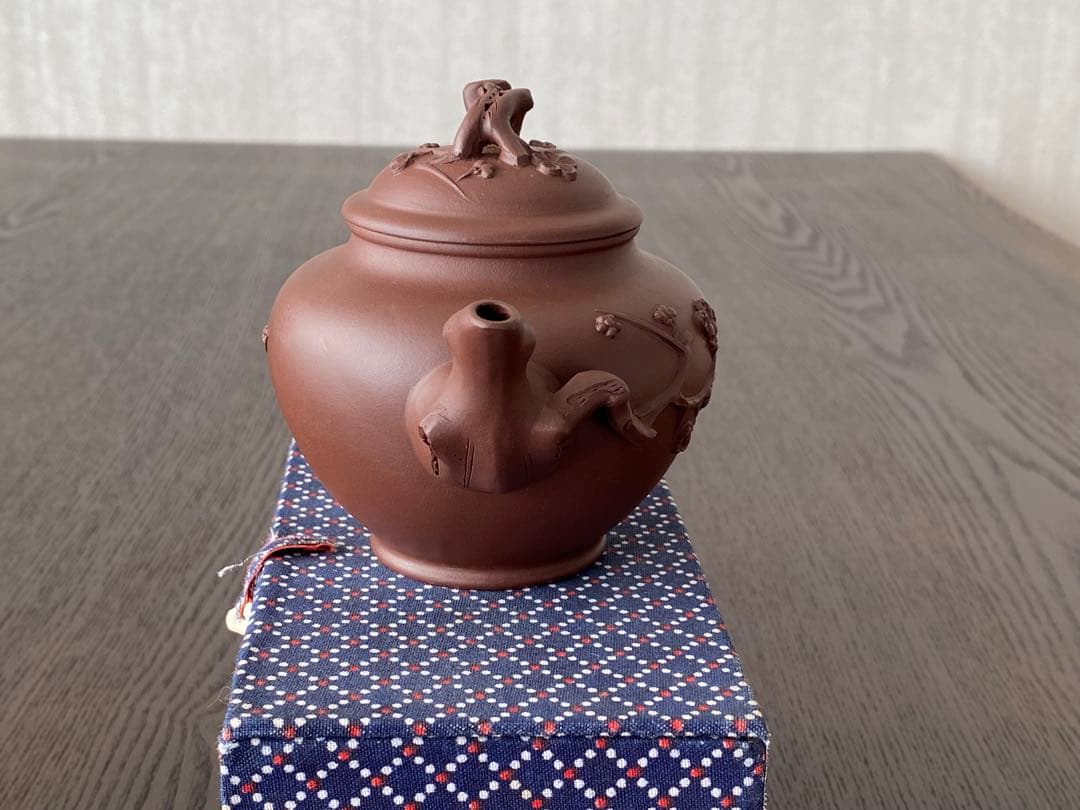 湯志明？？中国宜興落款　紫砂茶壺　急須　梅花　骨董品　時代物