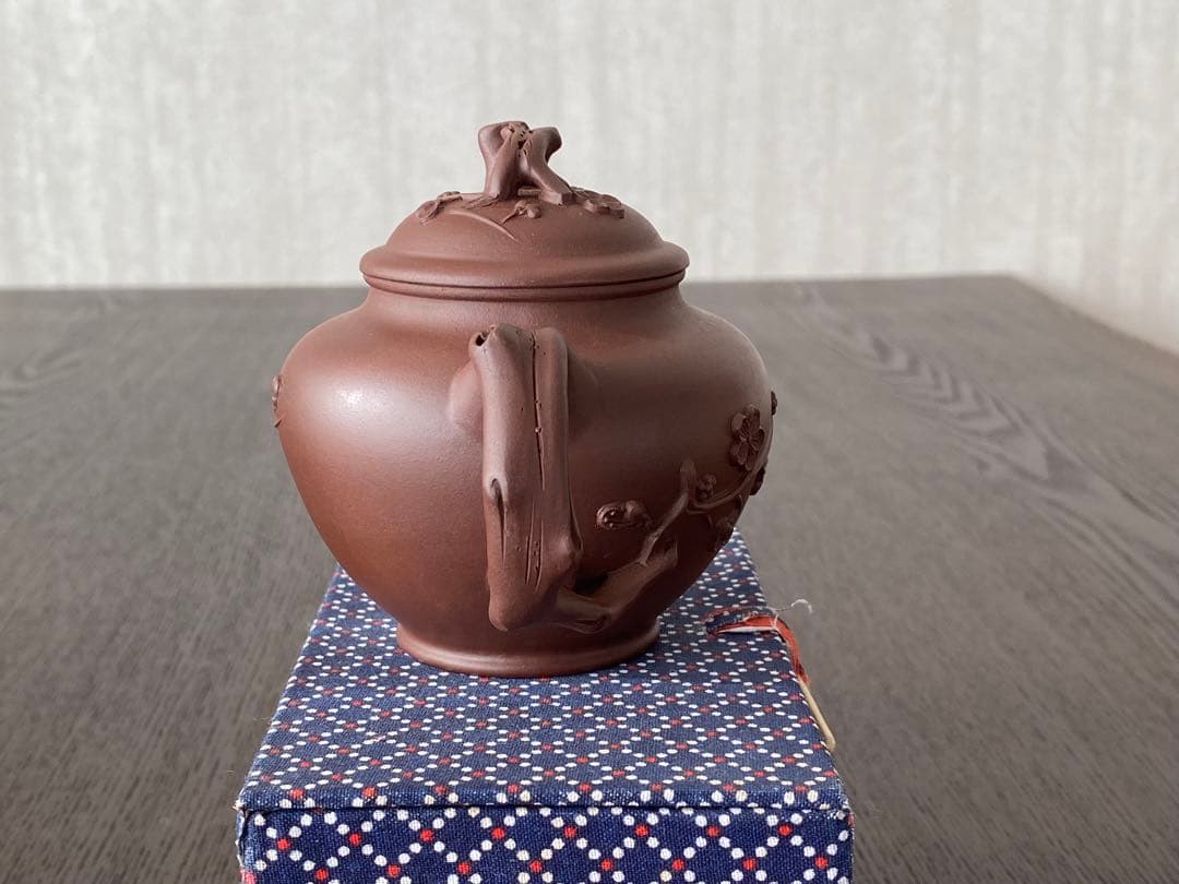 湯志明？？中国宜興落款　紫砂茶壺　急須　梅花　骨董品　時代物