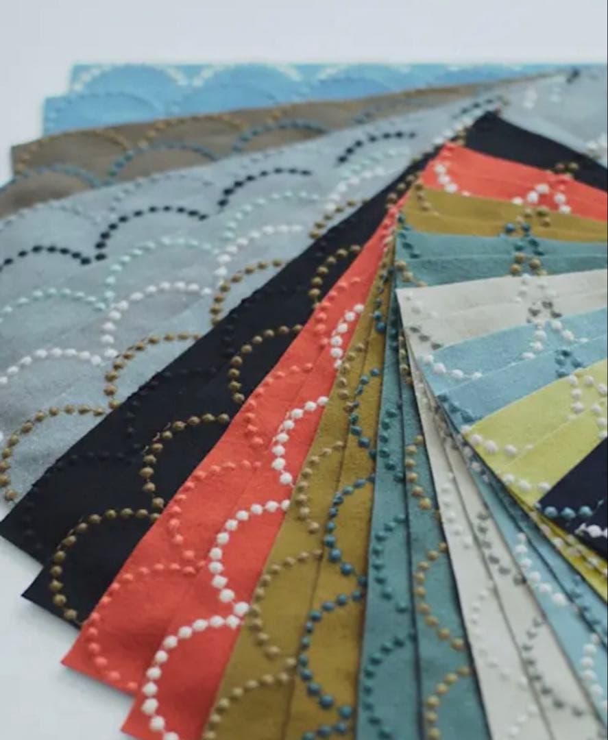 ミナペルホネン生地使用スツール　チェア　イス　　オットマン　家具　インテリア雑貨