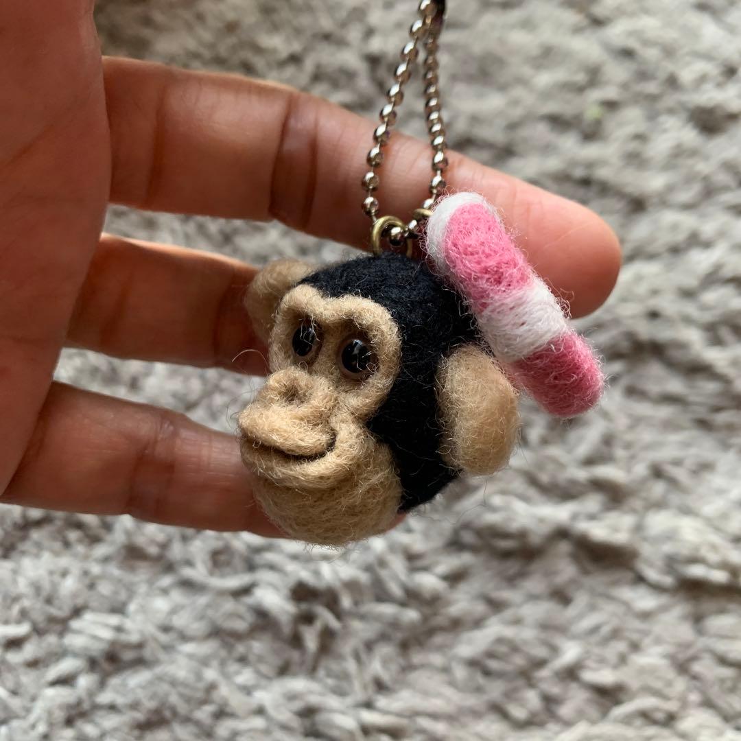 羊毛フェルト　チンパンジーストラップ　夏限定
