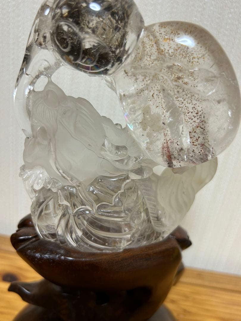 レインボーあり　龍彫り　水晶　置物　台座付き　天然石　パワーストーン