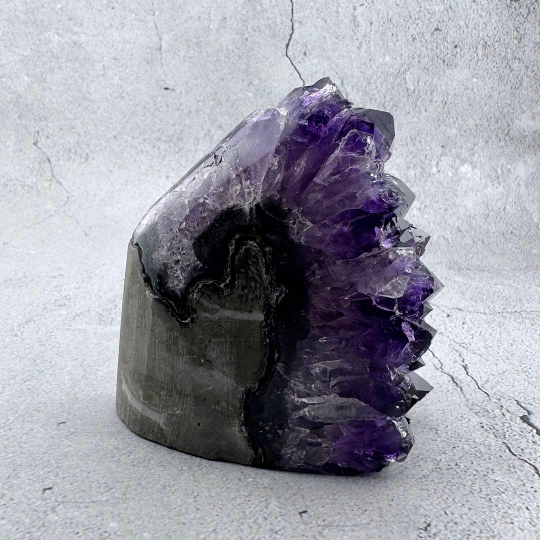 G-186高品質アメジスト クラスター ドーム　ウルグアイ産 高濃度 天然石