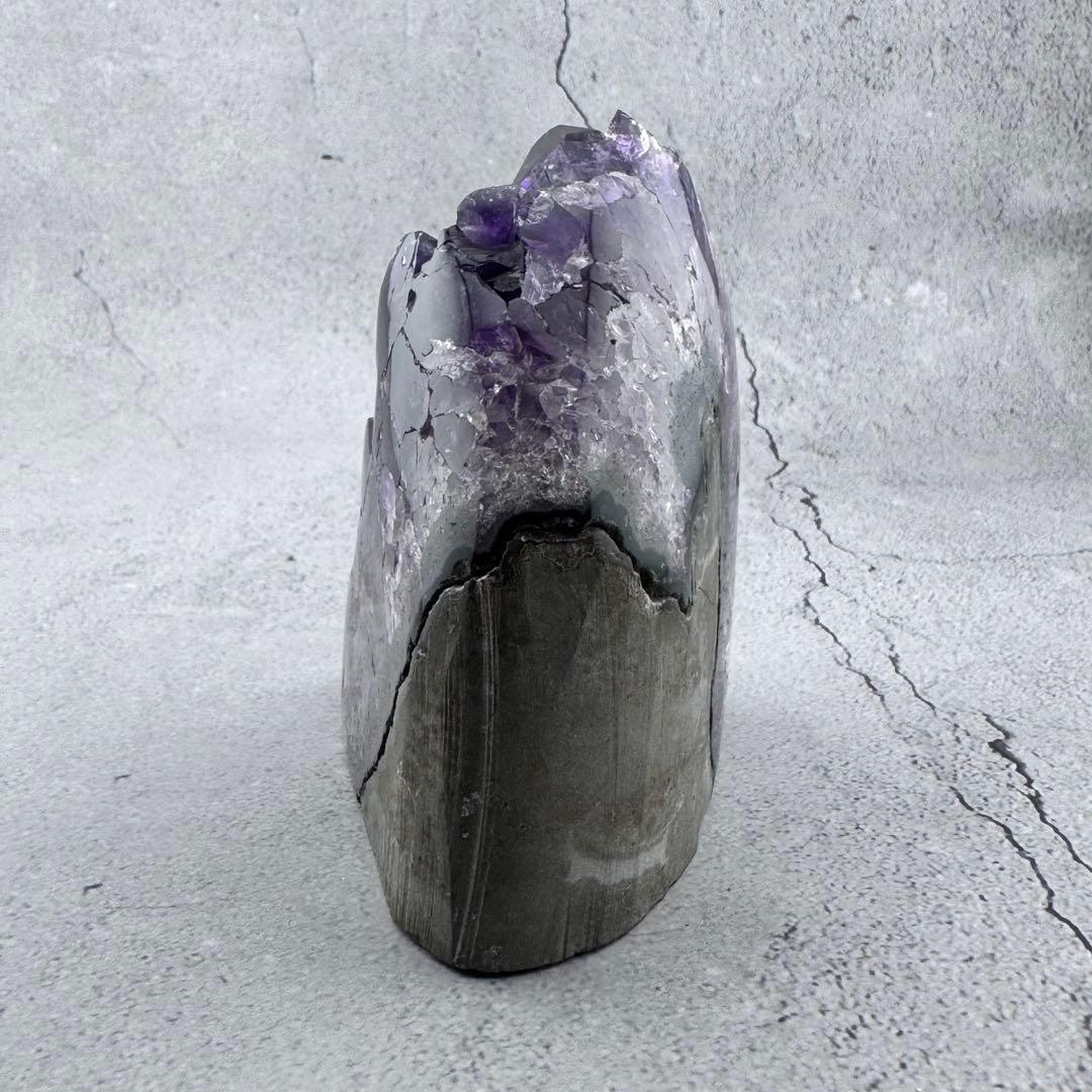 G-186高品質アメジスト クラスター ドーム　ウルグアイ産 高濃度 天然石
