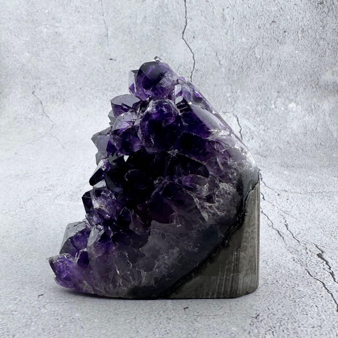G-186高品質アメジスト クラスター ドーム　ウルグアイ産 高濃度 天然石
