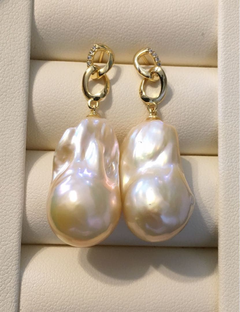 【セール】大粒　淡水バロックオイスターパール　ピアス　艶綺麗