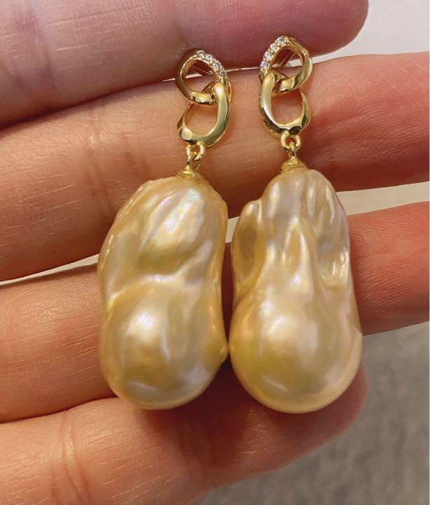 【セール】大粒　淡水バロックオイスターパール　ピアス　艶綺麗