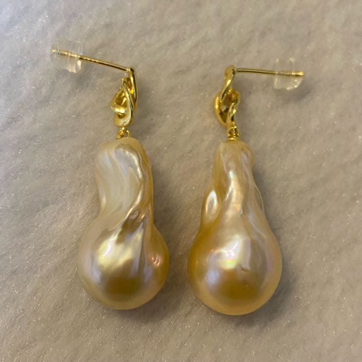 【セール】大粒　淡水バロックオイスターパール　ピアス　艶綺麗